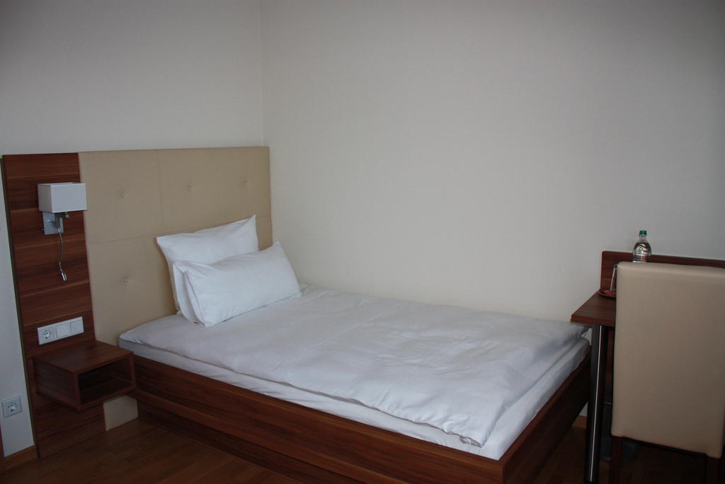 Boarding House Holledau Inn Schweitenkirchen Room photo