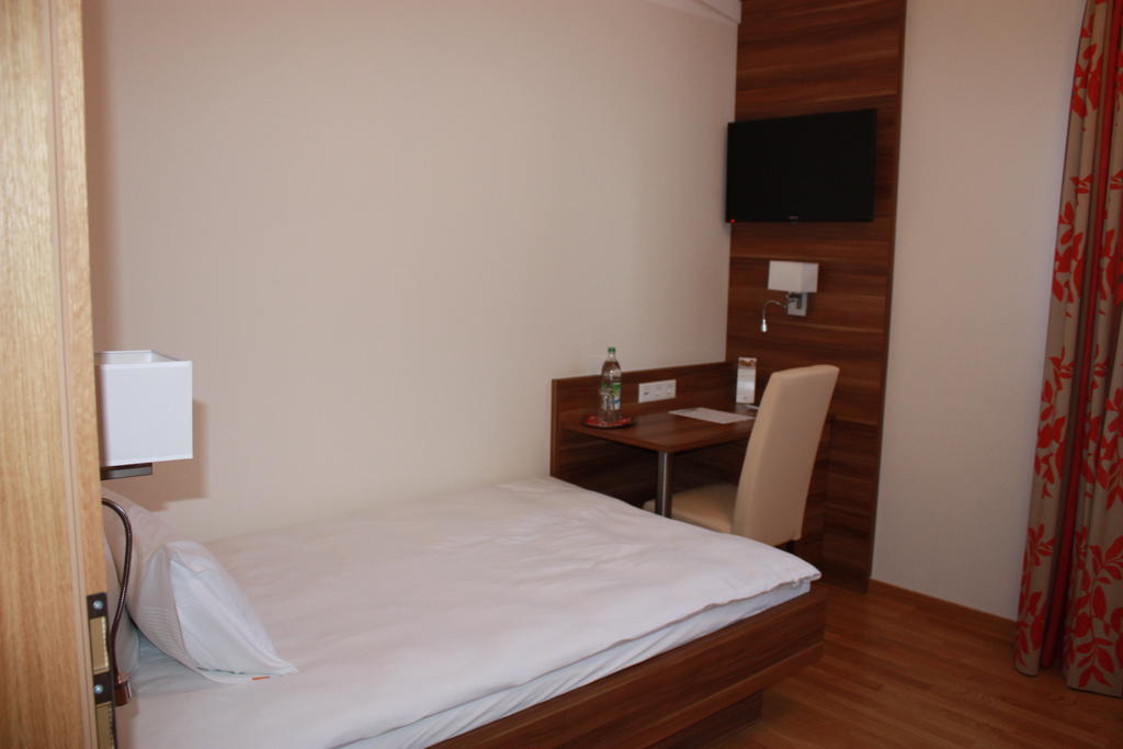Boarding House Holledau Inn Schweitenkirchen Room photo
