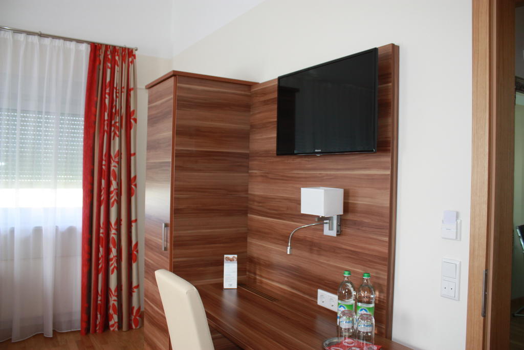 Boarding House Holledau Inn Schweitenkirchen Room photo