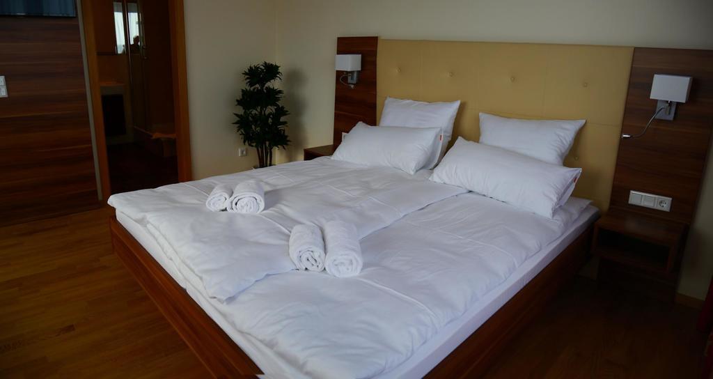 Boarding House Holledau Inn Schweitenkirchen Room photo